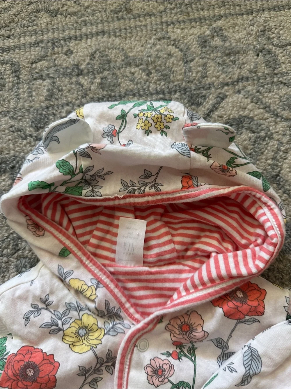 Baby gap jacket and pant set size 6-12 months
